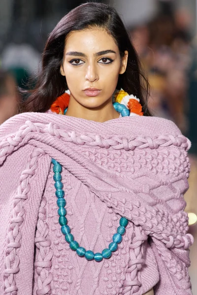 Look 25
